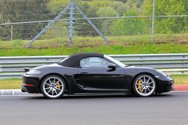 Illustration for article titled Six Cylinder Porsche 718 Boxster and Cayman Touring Models Spied Testing